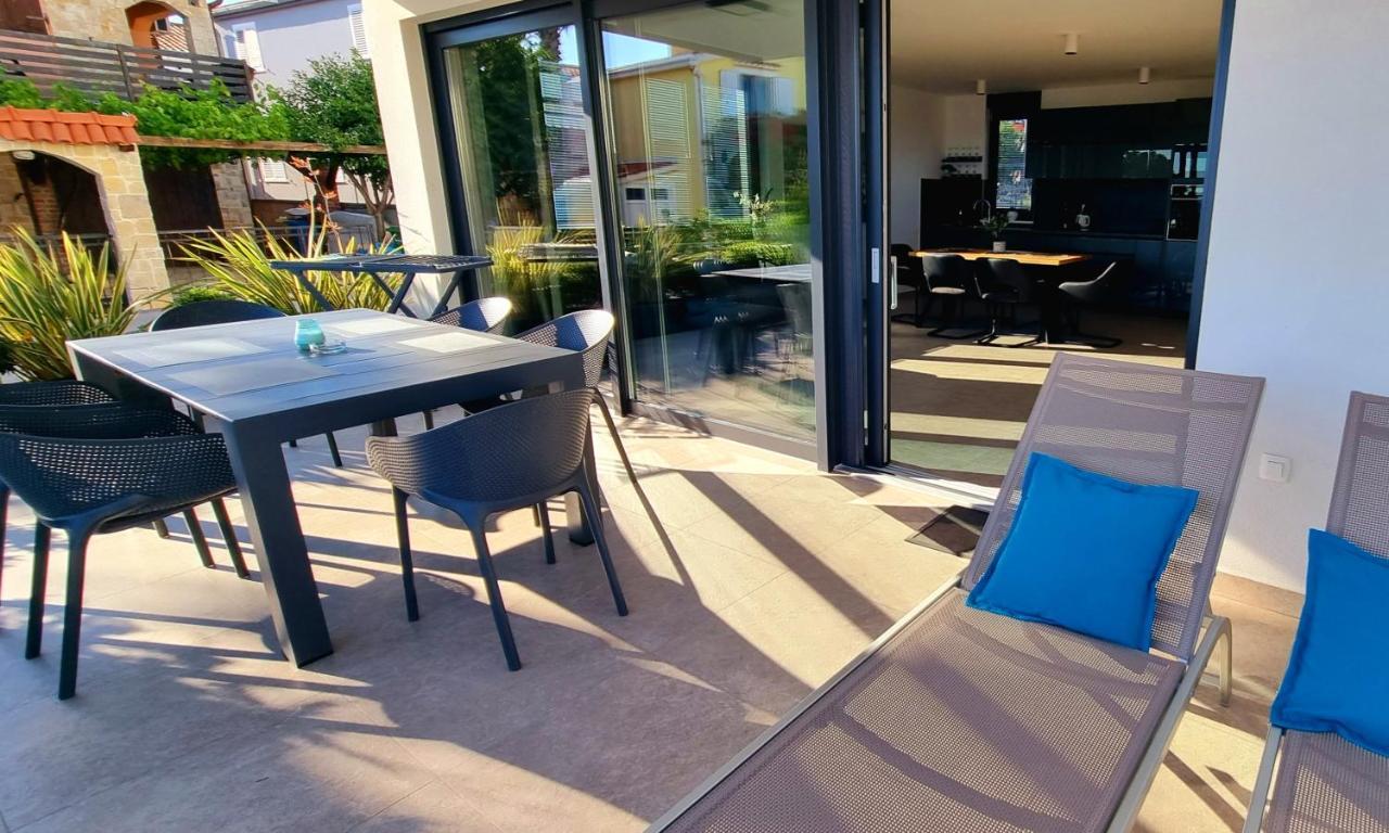 Dinary Apartman Vir Exterior photo