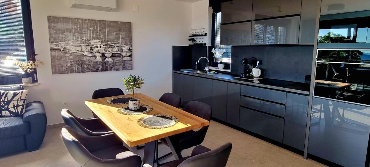 Dinary Apartman Vir Exterior photo